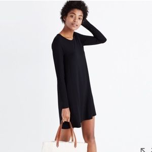 Madewell long sleeve swingy tee dress black